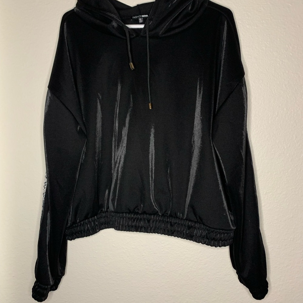 Black tracksuit with snake print detail